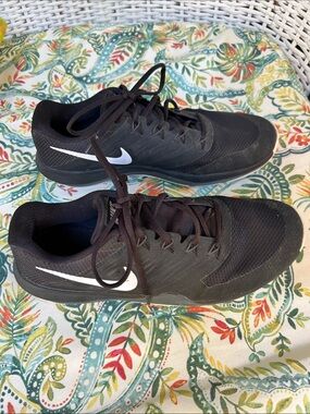 Nike Black and White Training Sneakers